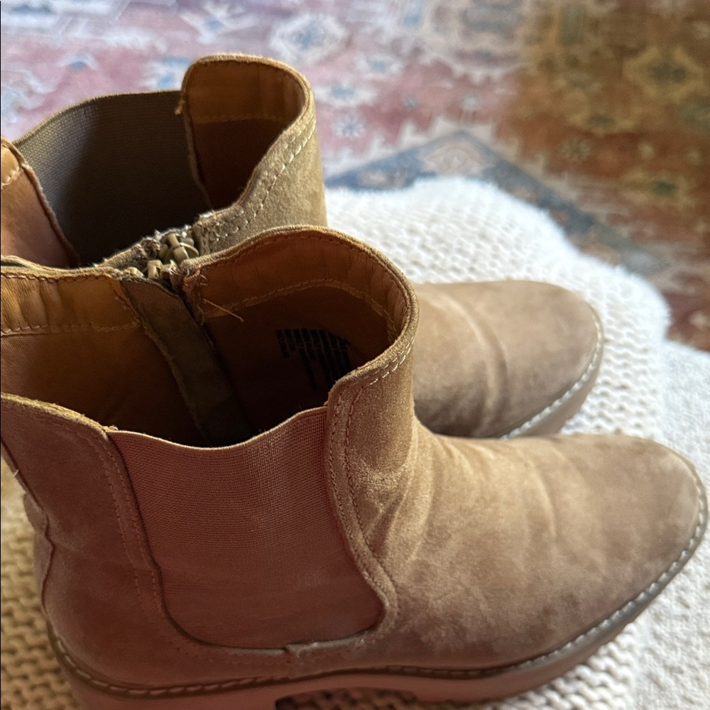 Universal Standard Tan Heeled Boots